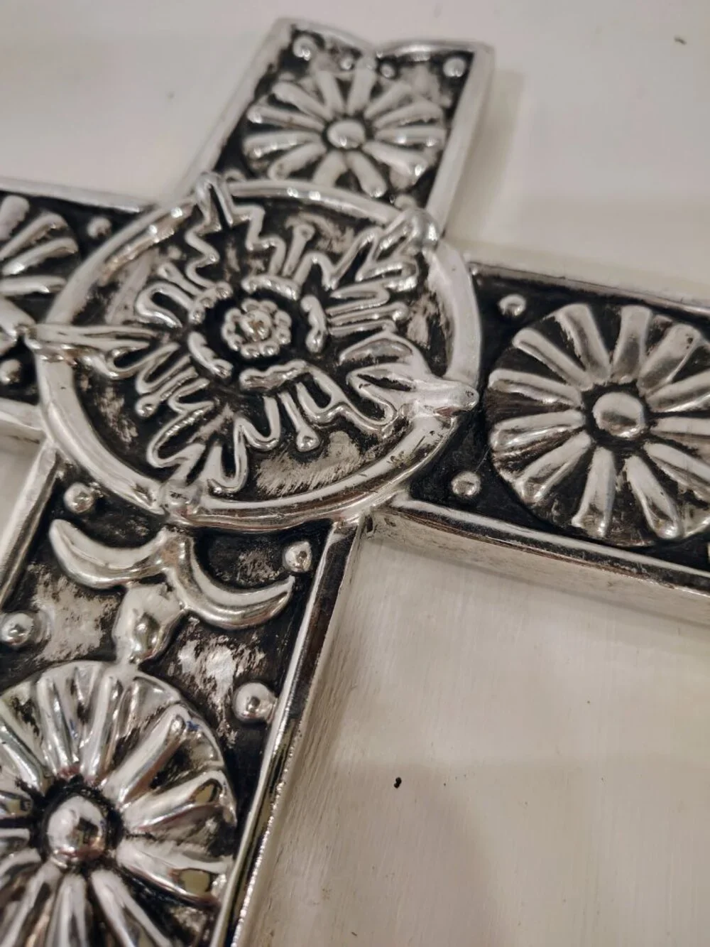 Ornate Religious Cross Wall Hanging Silver Chrome Resin Floral Design 11